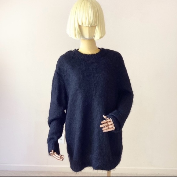 Givenchy Black Mohair Pullover Long Sleeve with Crew Neck Seeater SZ XS - Picture 1 of 9